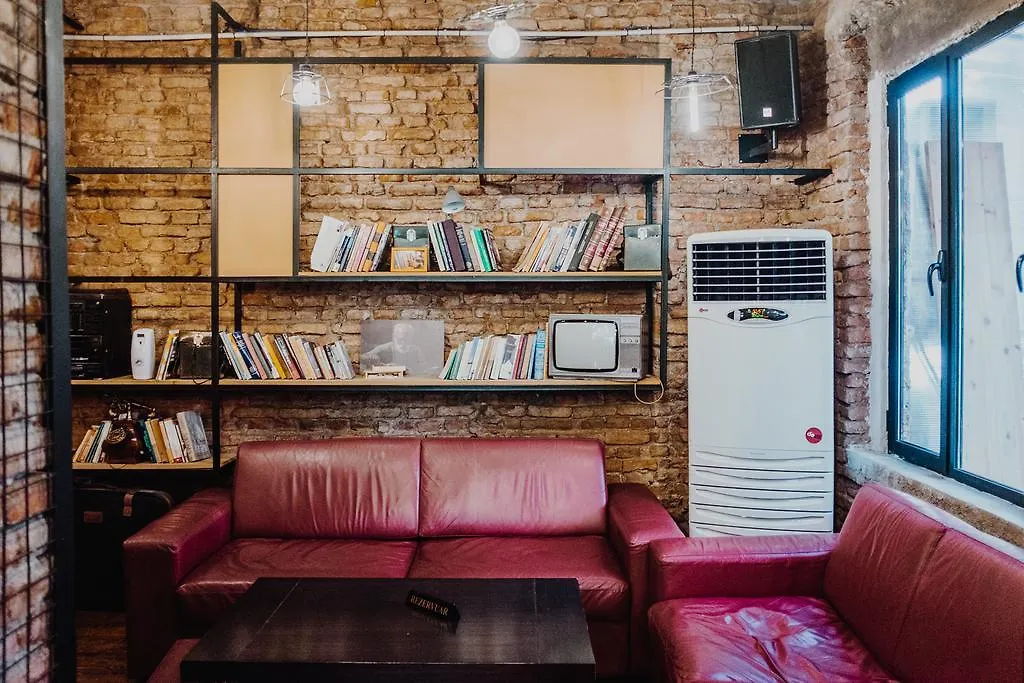 Destil Hostel Tirana 0*,  Albania