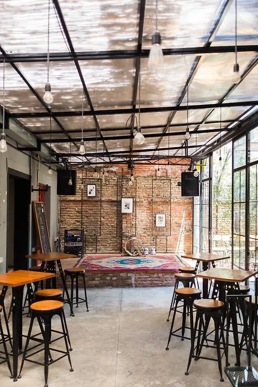 Destil Hostel Tirana 0*,